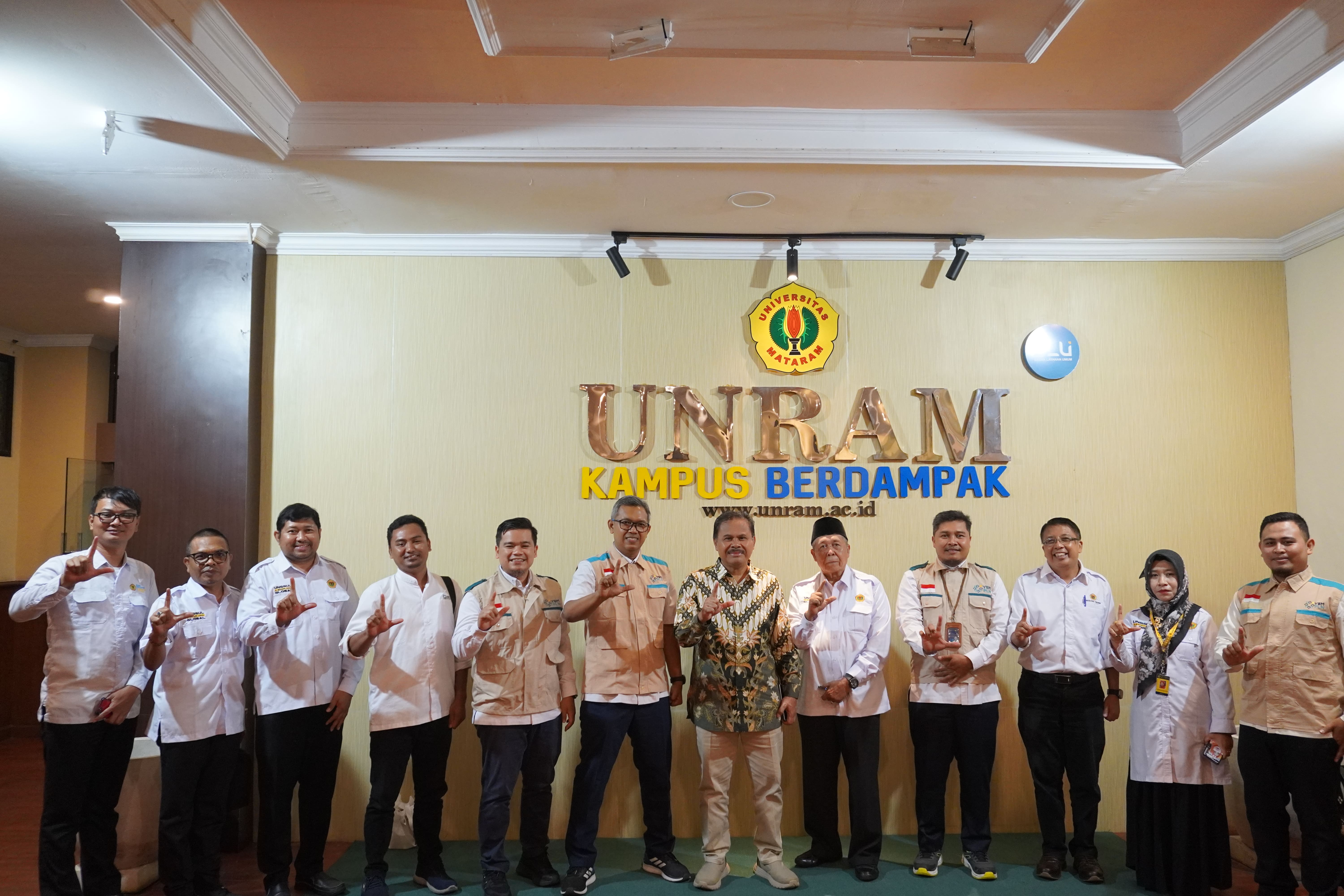 Universitas Mataram dan Yayasan Baitul Maal PLN Resmi Tandatangani Perjanjian Kerja Sama Pemberian Beasiswa Mahasiswa