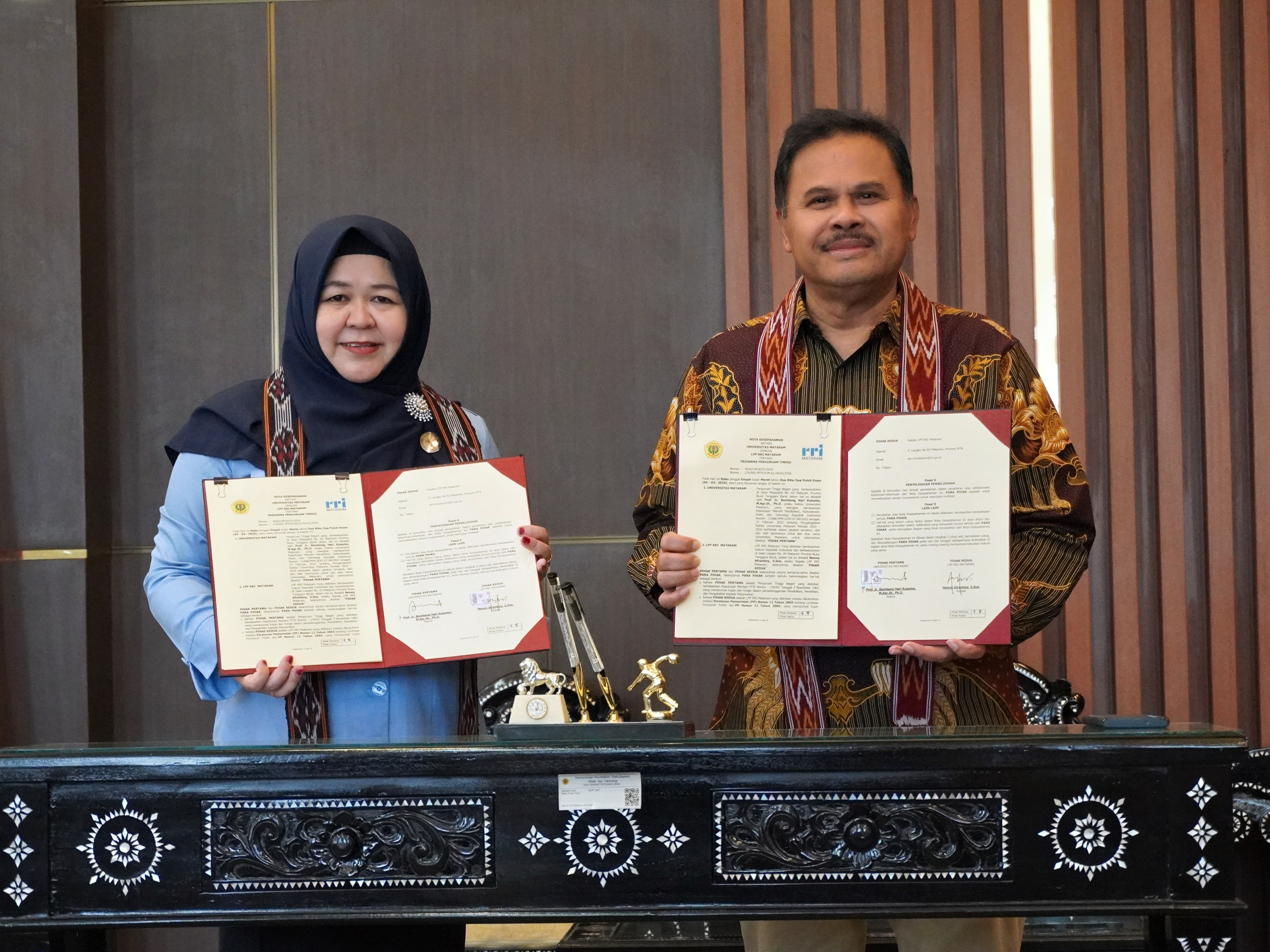 Sinergi Kampus dan Radio, Unram–RRI NTB Tandatangani MoU