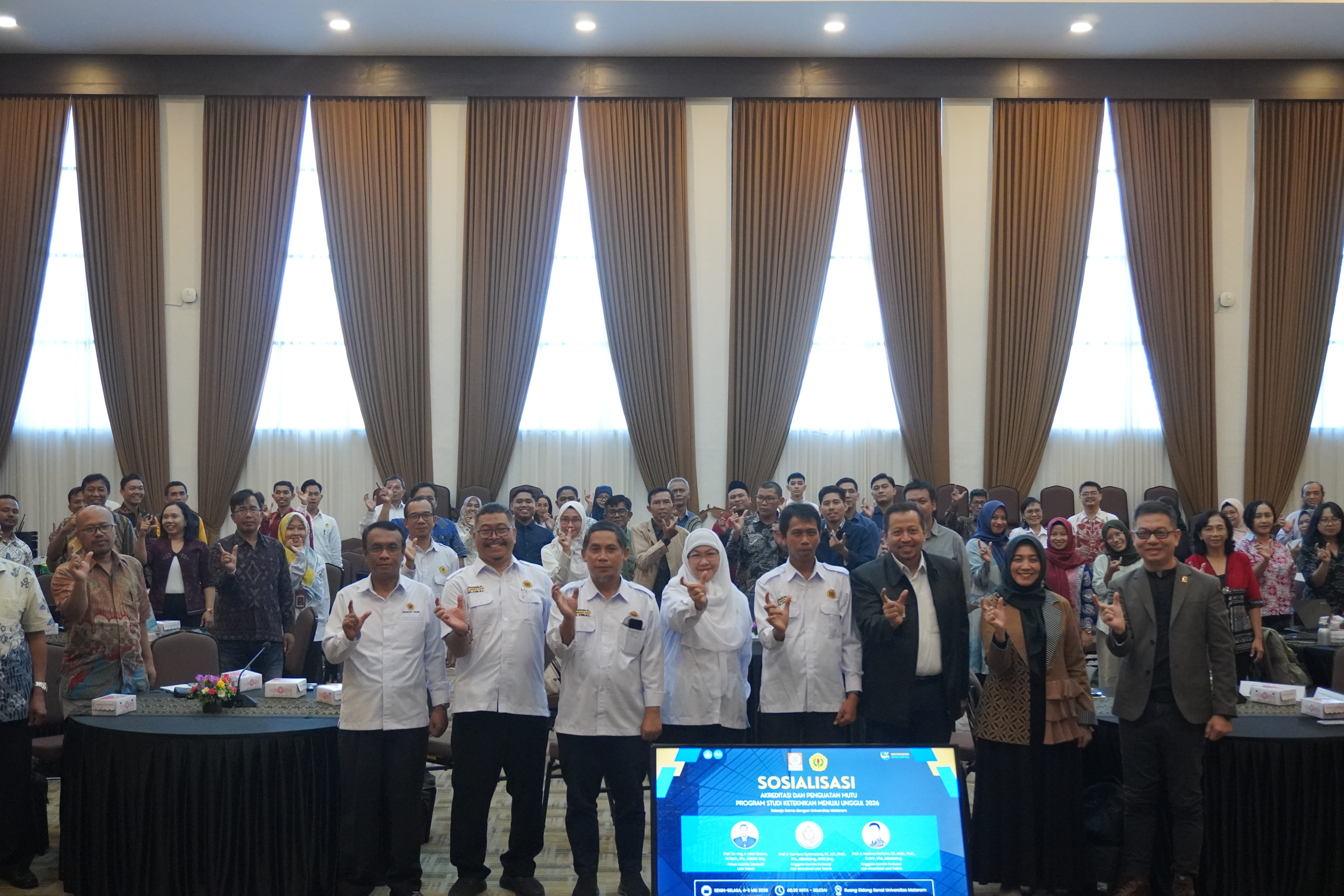 Strategi Akreditasi Unggul, Universitas Mataram Gelar Sosialisasi Bersama LAMTEKNIK